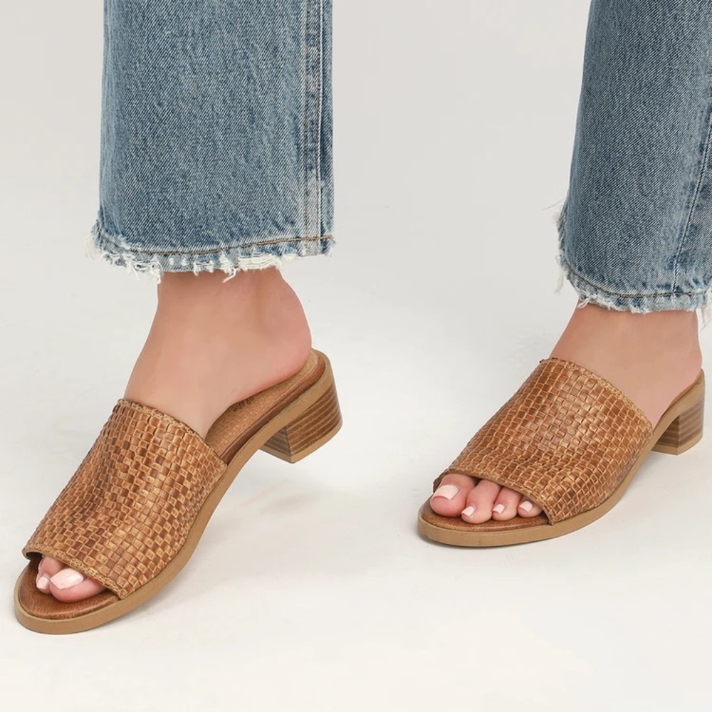 Seychelles Hard to Find Tan Leather Woven Mules